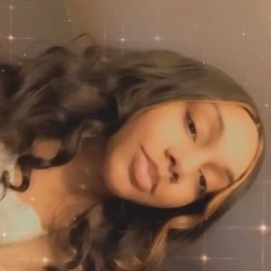 Meet your Posher, Alexus